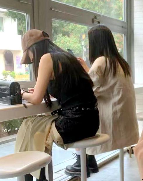 济宁闺蜜吃瓜事件视频,一场网络热议的真相揭秘