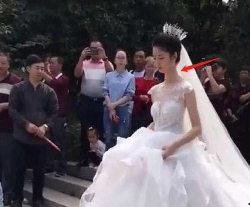 新郎新娘拥吻吃瓜视频,新郎新娘拥吻瞬间捕获网友眼球